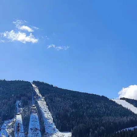 Enjoyharrachov - Atraktivni Slunny Klimatizovany Apartman 14 V Centru Harrachova Se Saunou, Parkovanim, Wifi-Wlan, Sat, Herni Konzoli, Pc S Win 10, Netflix Zdarma A Moznosti Dobijeni Auta S Jedinecnym Vyhledem Na Certovu Horu Se Skokanskymi Mustky Exterior photo